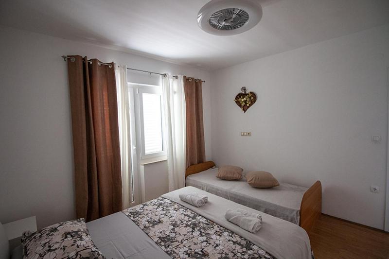 Apartment Zvjezdana Omiš Esterno foto